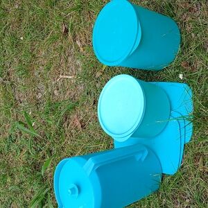 Tupperware lot